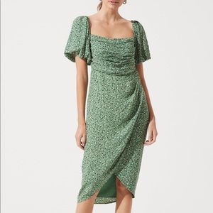 ASTR the Label Square Neck Bubble Sleeve Dress